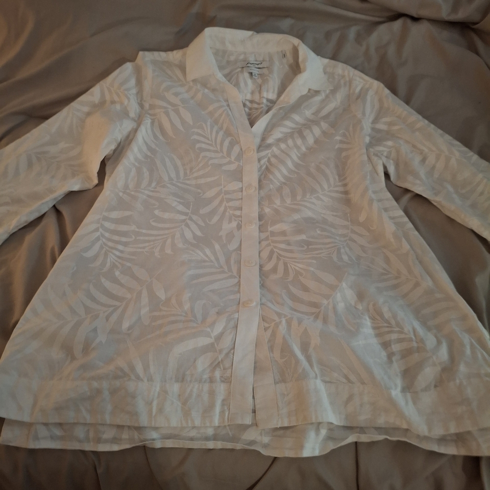 Foxcroft Women's Cream Leaf Pattern Tunic Shirt - Picture 3 of 10
